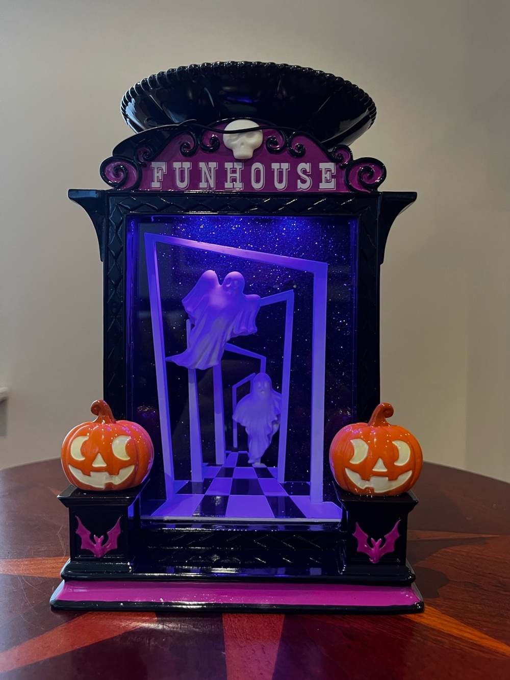 Bath & Body Works Light-up Glow-in-the-Dark Funhouse Pedestal Candle Holder